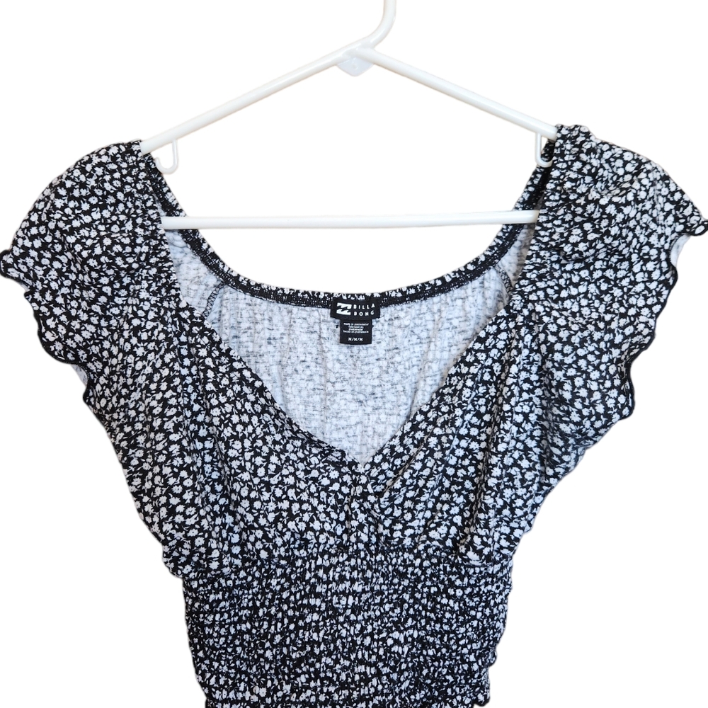 Billabong black with white floers cropped  top size small